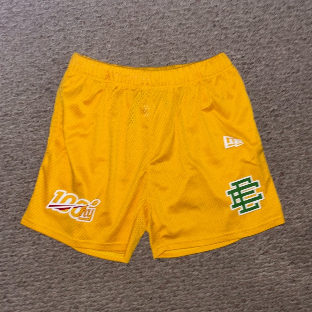 Eric Emanuel shorts in yellow size M!